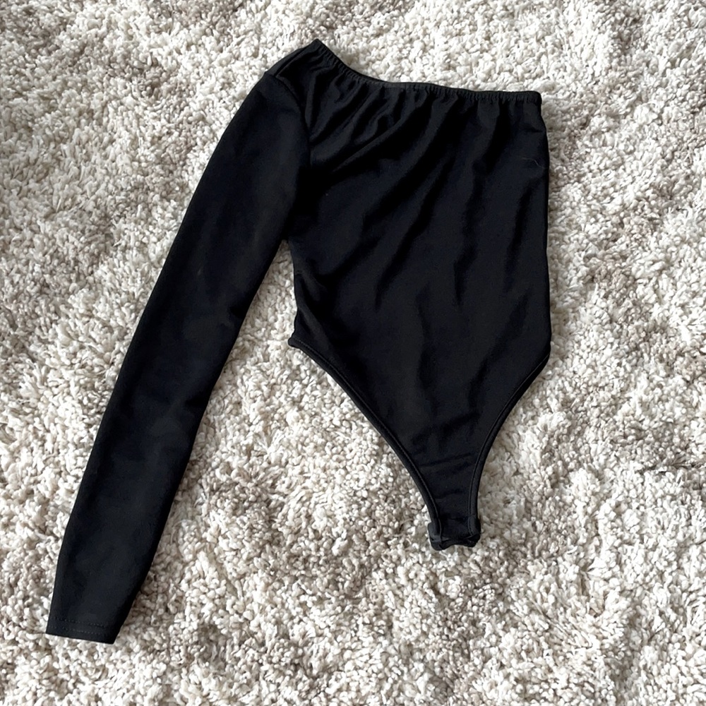PrettyLittleThing one arm black bodysuit